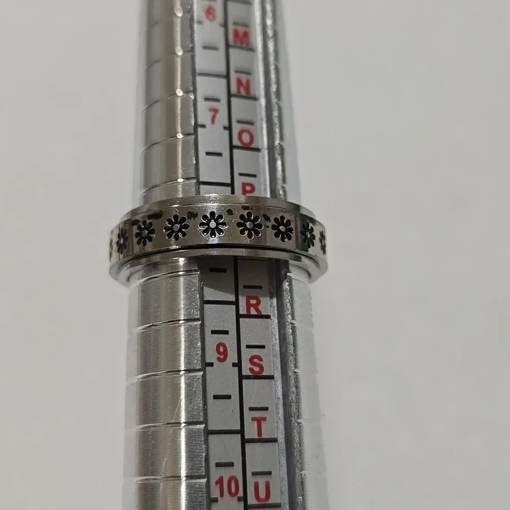 SilverāFloralāPatternāRing - Picture 4 of 4